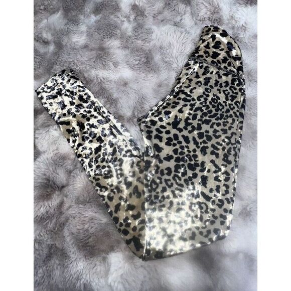CHRLDR High Waisted Leopard Leggings Velour Spandex Sand X-Small - Picture 4 of 10